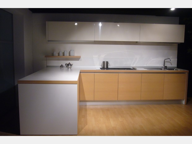 Cucina con penisola Poliform Alea