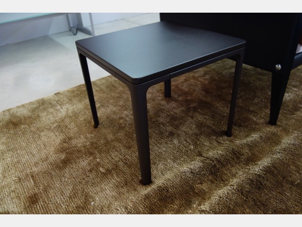 Tavolino quadrato Vitra Plate