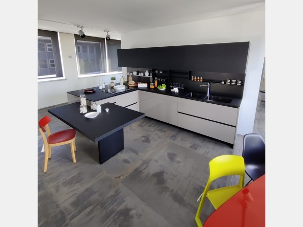 Cucina con penisola Poliform My Planet