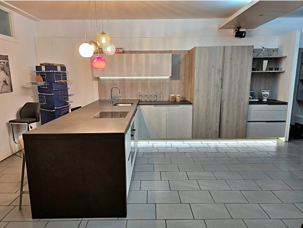 Cucina con penisola Snaidero Orange Evo