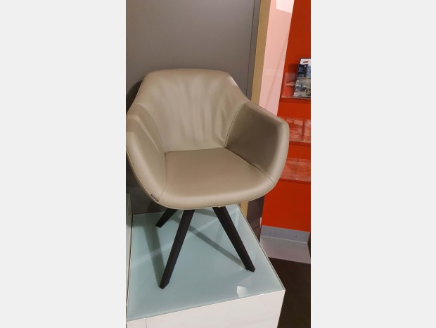 Poltroncina Ozzio DELIA CREMA CAFFE