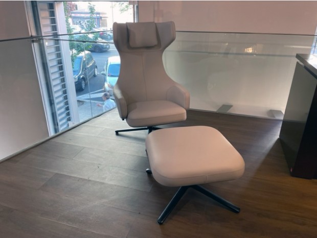 Poltrona con pouf Vitra Grand Repos