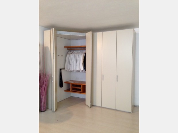 Armadio battente Poliform Senzafine