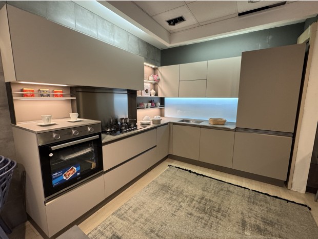 Cucina angolare Veneta Cucine Start Presa