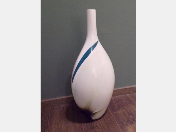 Vaso Stones Puff