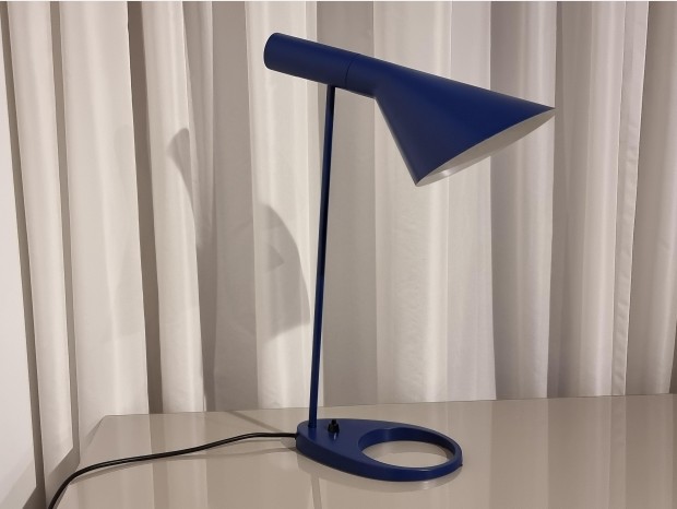 Lampada da tavolo Louis Poulsen AJ table