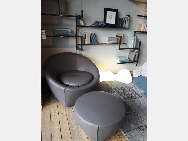 Poltrona con pouf Minotti Capri