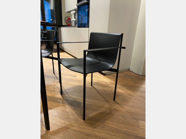 Sedia con braccioli Lema Ombra