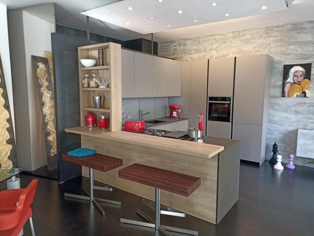 Cucina con penisola Mittel 06