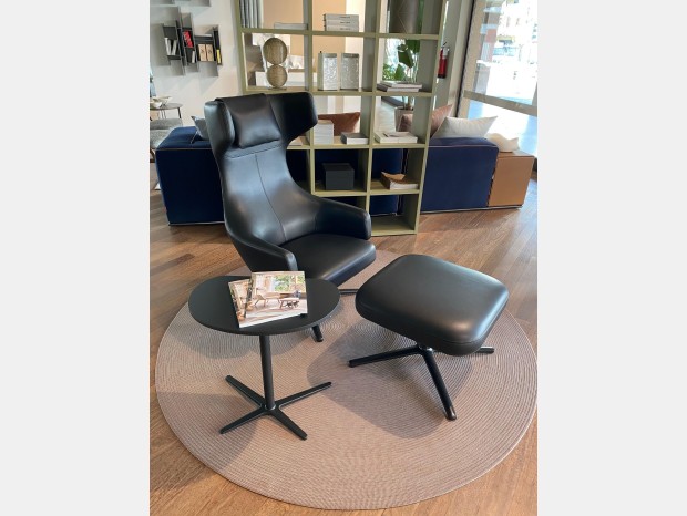 Poltrona con pouf Vitra GRAND REPOS