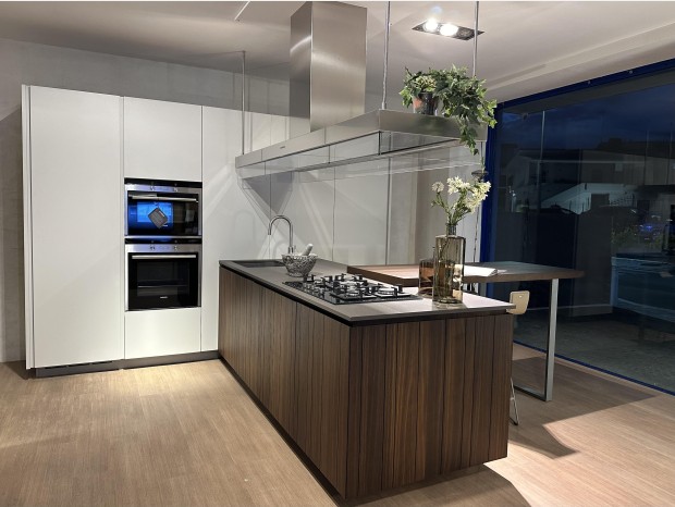 Cucina con penisola Poliform ARTEX