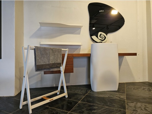 Lavabo Agape Mobile bagno in Teak con lavabo PEAR C Agape