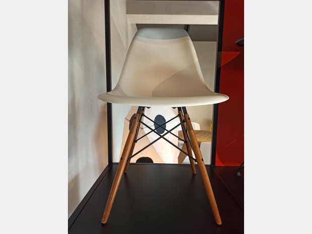 Sedia Vitra Dsw