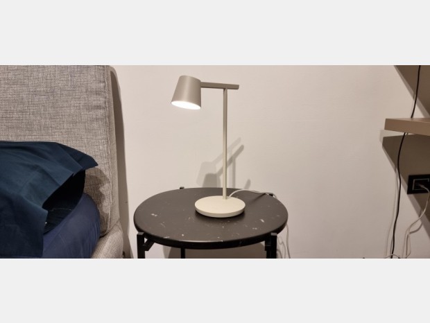 Lampada da tavolo Muuto Tip table