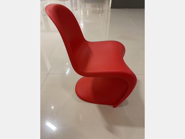 Poltroncina Vitra Panton Junior