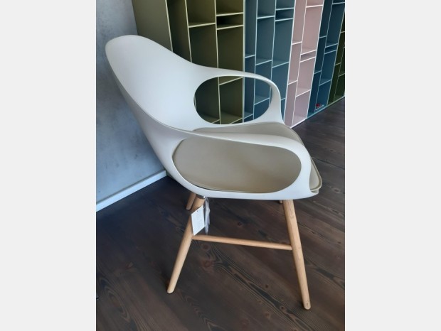 Sedia con braccioli Kristalia Elephant