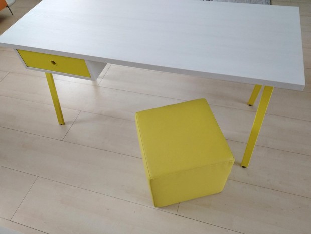 Scrivania Nidi Scrittoio Luce + Pouf