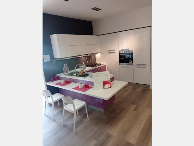 Cucina con penisola Lube Nilde