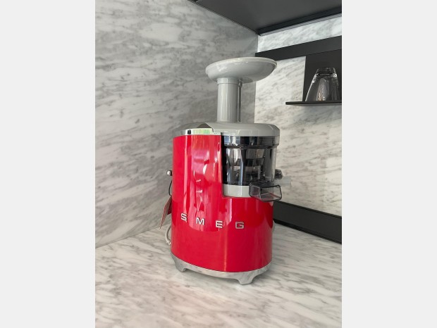 Elettrodomestico Smeg SJF01RDEU