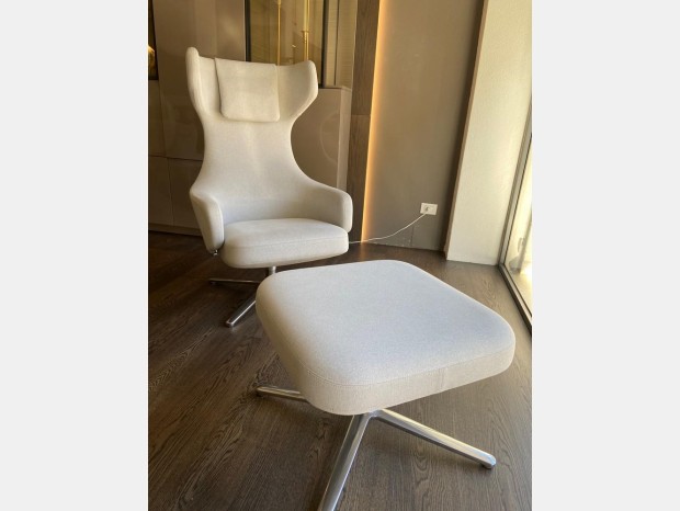 Poltrona con pouf Vitra Grand Repos & Ottoman
