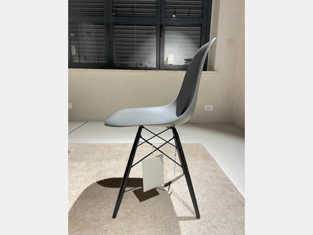 Sedia senza braccioli Vitra DSW