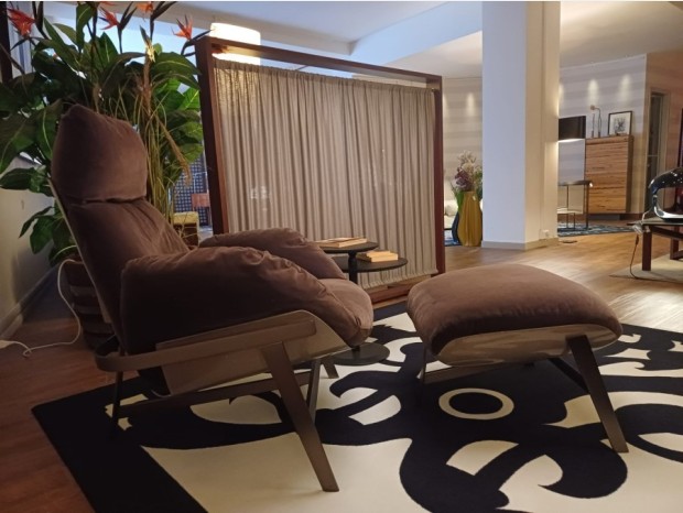 Poltrona con pouf Arketipo Jupiter