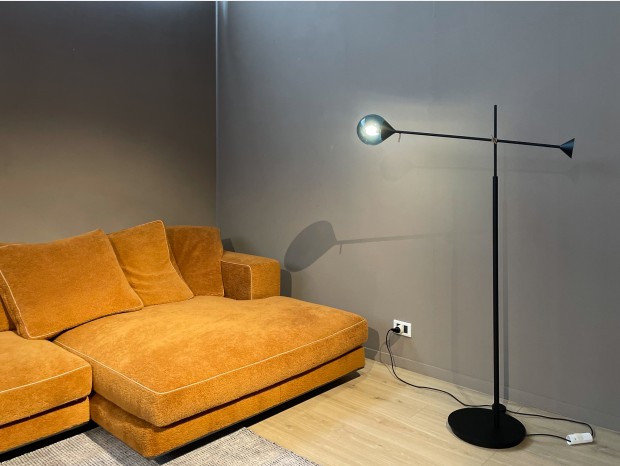 Lampada da terra Giorgetti Kendama