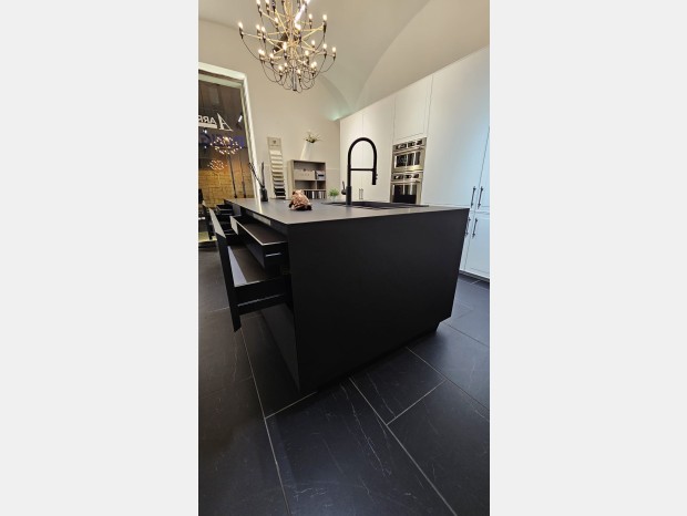 Cucina con Isola Scic Monolite