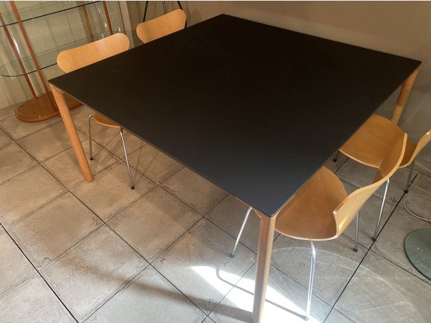 Tavolo quadrato Kristalia Boiacca
