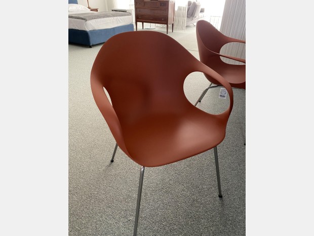Sedia con braccioli Kristalia Elephant