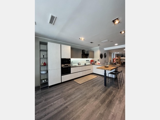 Cucina con penisola Scavolini LUMINA