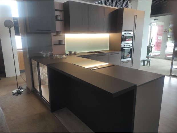 Cucina con penisola Prima Cucine domino maniglia