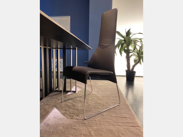 Sedia senza braccioli B&B Italia Lazy 05