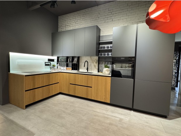 Cucina angolare Aran cucine Lab 13 e PlanaPet Rigoletto Flat