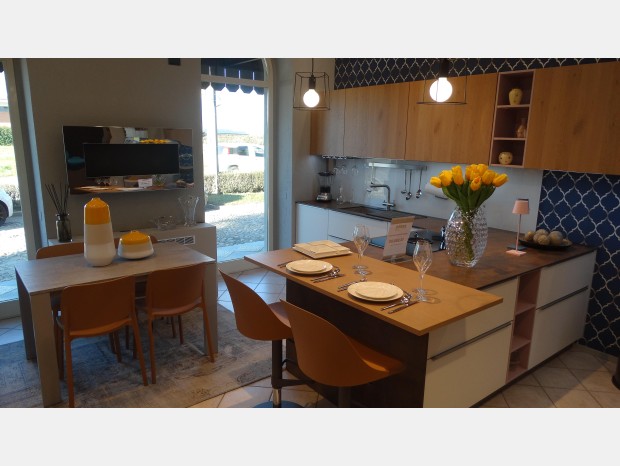 Cucina con penisola Nolte Küchen Feel e Tavola
