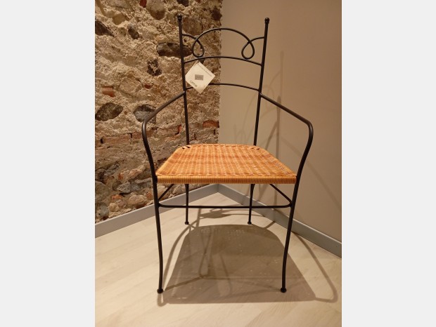 Sedia con braccioli Cantori Nina