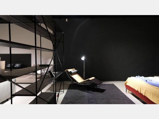 Chaise longue Cassina LC4 hommage a Charlotte Perriand