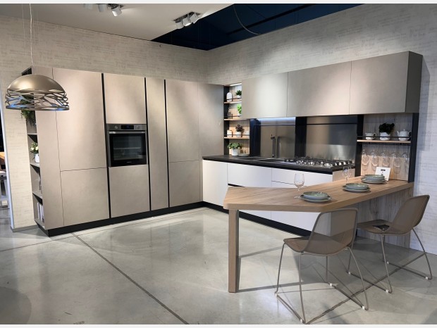 Cucina con Isola Veneta Cucine Start J