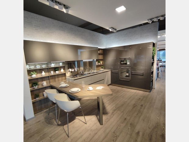 Cucina con penisola Veneta Cucine Start Time Lucida