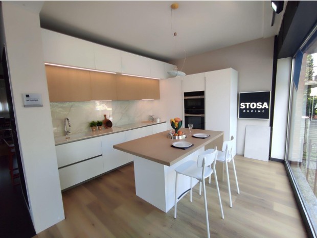 Cucina con Isola Stosa Cucine metropolis bianca