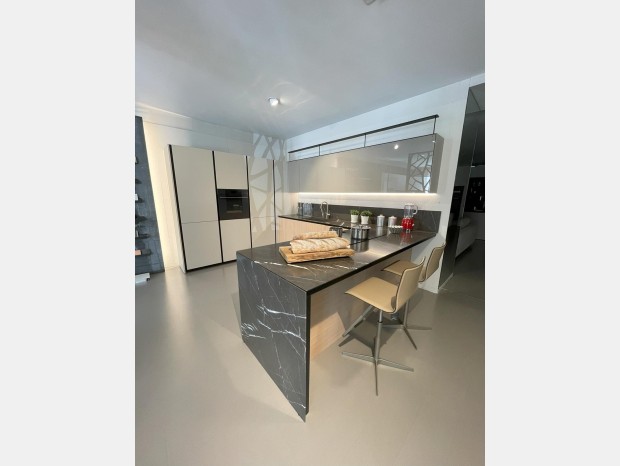 Cucina con penisola Valcucine FORMA MENTIS