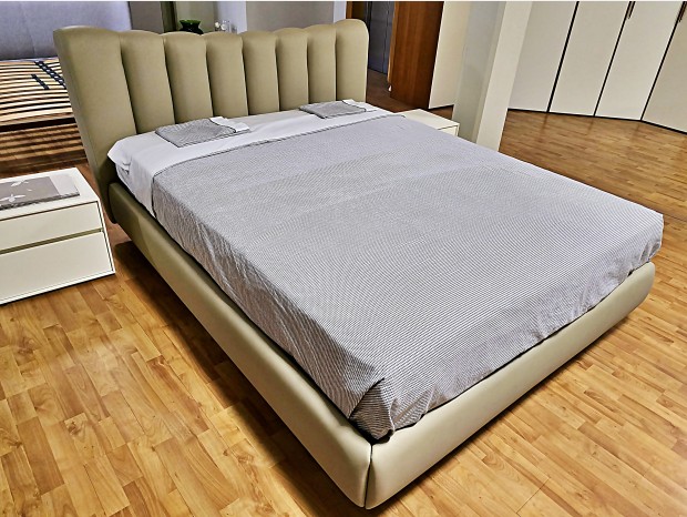 Letto matrimoniale con contenitore Produzione Artigianale Amelie