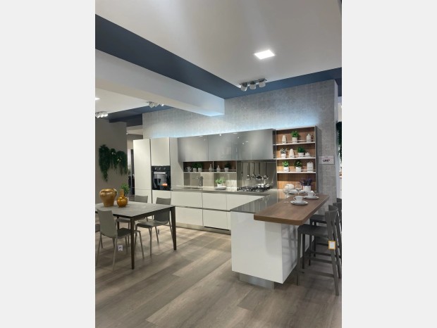 Cucina con penisola Veneta Cucine Like