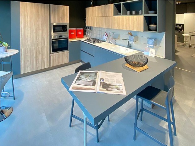 Cucina con penisola Febal Casa ERA
