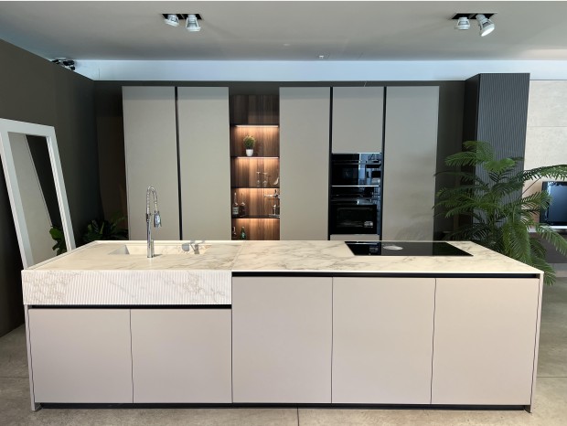 Cucina con Isola Binova Bluna
