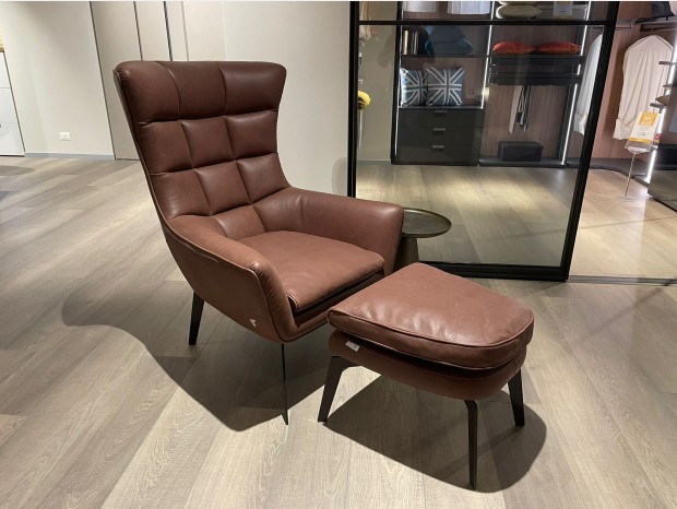 Poltrona con pouf Calia Jaco