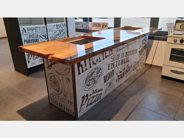 Cucina con Isola Produzione Artigianale Moderna