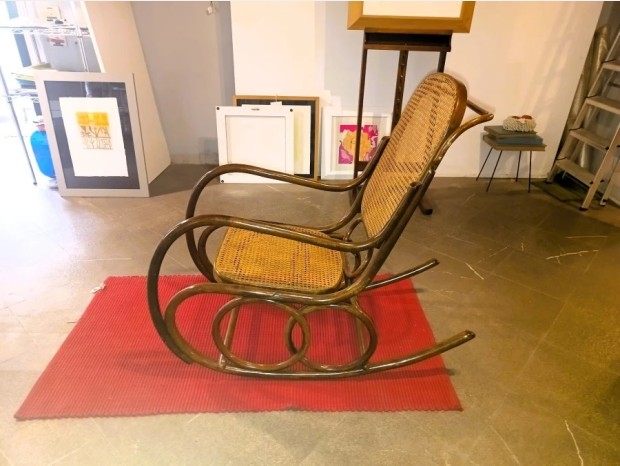 Poltroncina Italcomma Sedia a dondolo in faggio curvato