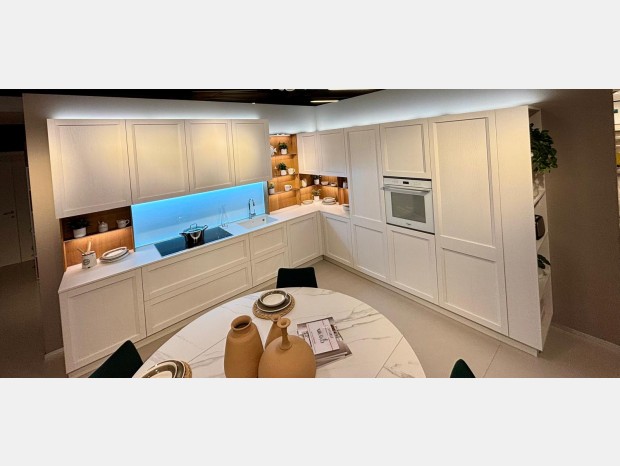 Cucina angolare Veneta Cucine Milano