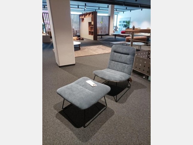 Poltrona con pouf Haas LS 77 & OT 77